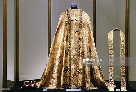 The Sovereign's Coronation Robes In The Tower Of London. | Coronation ...