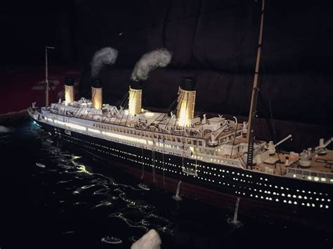 Titanic sinking diorama | Titanic ship, Titanic model, Scale model ships