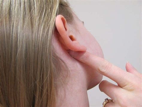 Ear Infection: 10 Symptoms of Ear Infections