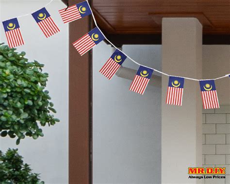 Ideas to Display Your Merdeka Flags | MR.DIY