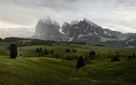 Foggy Mountain Background