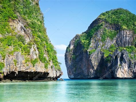 Phi Phi island Maya bay — Stock Photo © Iakov #6269964