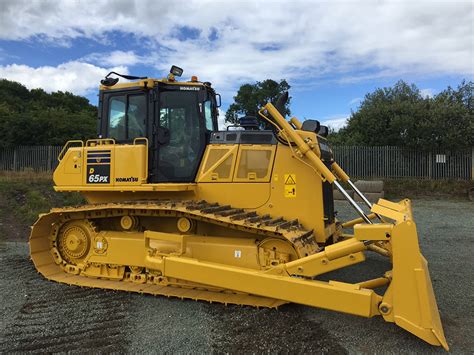 Dozer Hire Rates UK - D5 • D6 Dozers inc GPS Intelligent Control