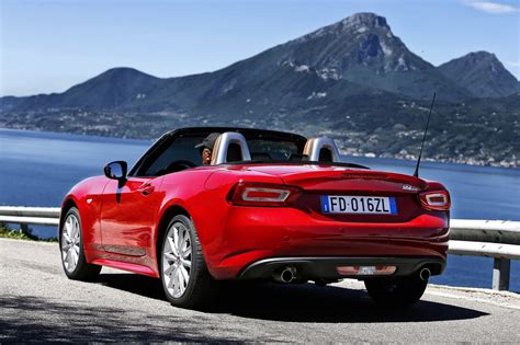 Fiat 124 Spider | | SuperCars.net