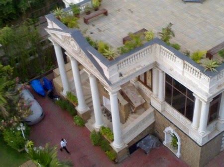 Filmy Funda: Shahrukh Khan’s House Mannat at Bandra, Mumbai