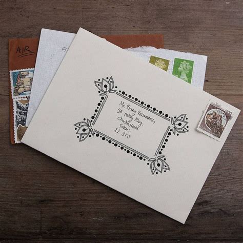 Great idea for decorating envelopes | Mail art envelopes, Envelope art ...