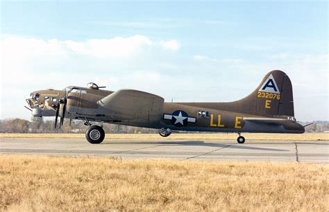 A Short History Of The B-17, 40% OFF