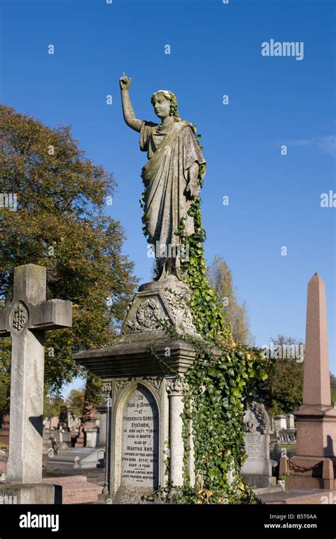 Kensal Green Cemetery London Stock Photo - Alamy