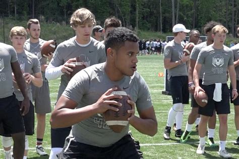 Tua Tagovailoa’s brother, Taulia, commits to Alabama. He’s a different ...