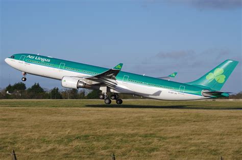 Aer Lingus Airbus A330-300 Just Before Touch Down Runway - Aircraft ...