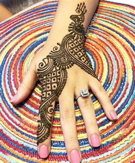 30 Simple Mehndi Designs For Hands That Work Wonders For The Bride And ...