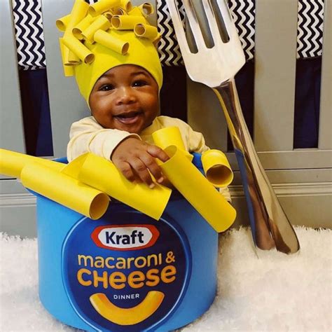 This baby dressed as mac n' cheese rocked a different costume every day ...