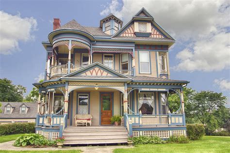 50 Historic Homes for Sale In Every State Across America | Victorian ...