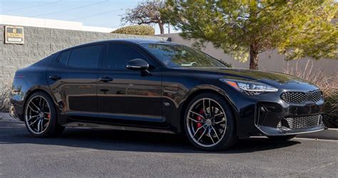 20 inch Staggered Variant Krypton Super Black Chrome on a 2018 Kia ...