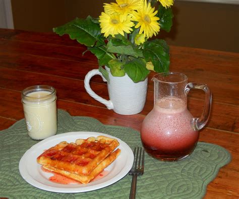 The Mixed Up Mama: Home made Waffles and Syrup