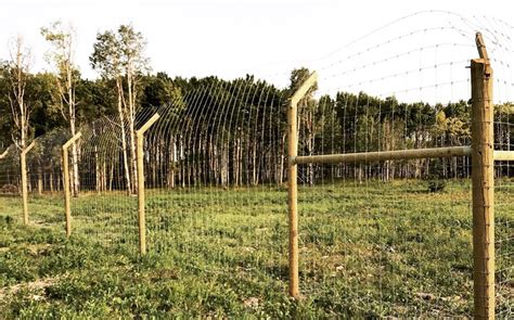 Farm Fencing in Calgary | Agricultural Fencing | Relia-Built Fencing