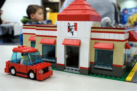 KFC: LEGO® Moc (6) | Based on the location at 6227 Little Ri… | Flickr