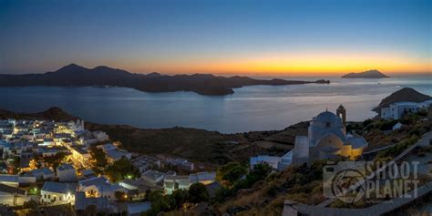 Milos, the stunning island of colors of the Greek Cyclades - Shoot Planet