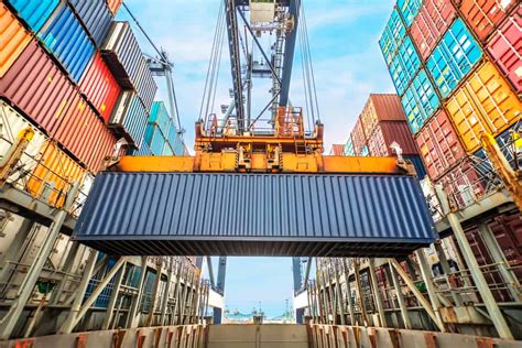 How Containers are Loaded on a Full Container Ship - More Than Shipping