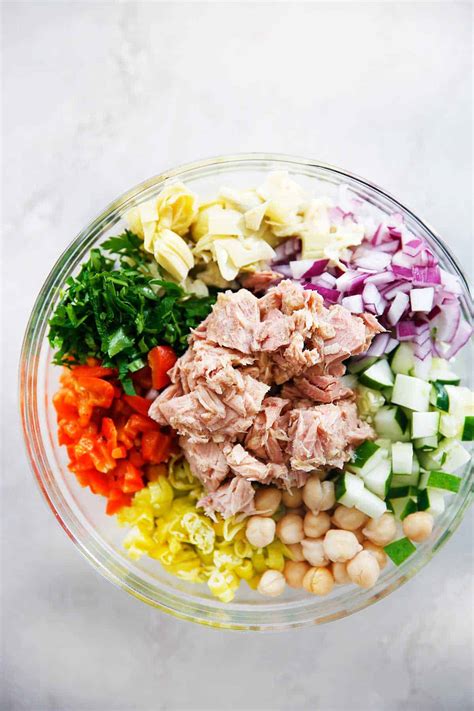 Mediterranean Tuna Salad with No Mayo! | Lexi's Clean Kitchen | Bloglovin’