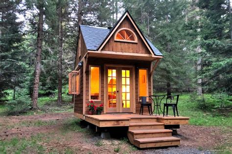 Private and Romantic Woodland Cabin Retreat in Oregon Forest (UPDATED)