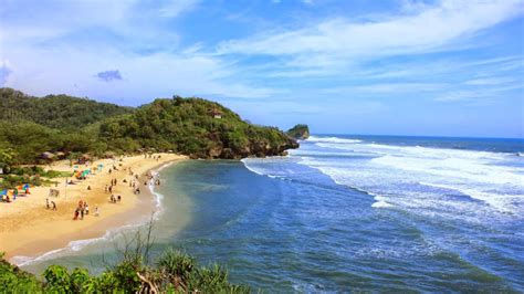 √ 70 Daftar Pantai Terbaik di Jogja (Review & Tiket Masuk)