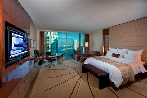 Hotel Rooms & Amenities | JW Marriott Marquis Miami