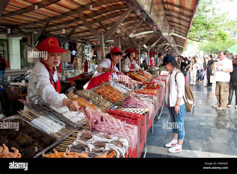 Food market in Beijing, China Stock Photo - Alamy