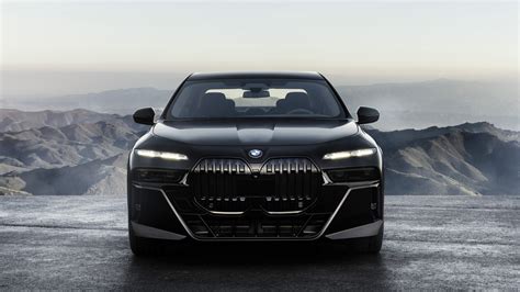 Preview: 2023 BMW 7-Series arrives with bold looks, i7 electric option