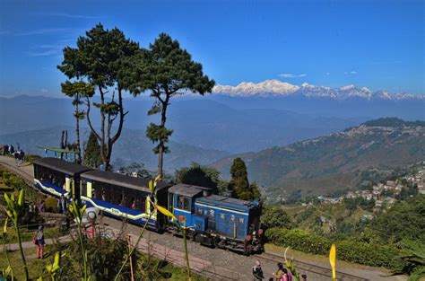 Best time for Darjeeling Himalayan Railway in India 2018 & Map