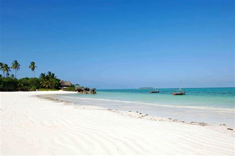 How to choose an African beach destination - Mauritius v Zanzibar