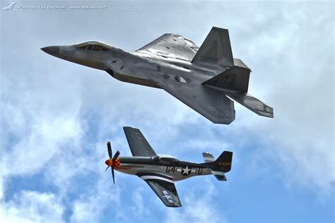 MCAS Miramar Air Show 2012 - USAF F-22 and P-51 Heritage Flight