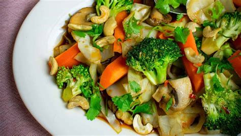 Thai Vegetable Stir Fry in 15 minutes - Vegan Punks