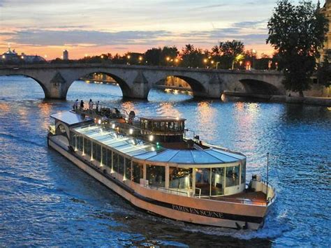 Fajarv: Paris Seine Night River Cruise