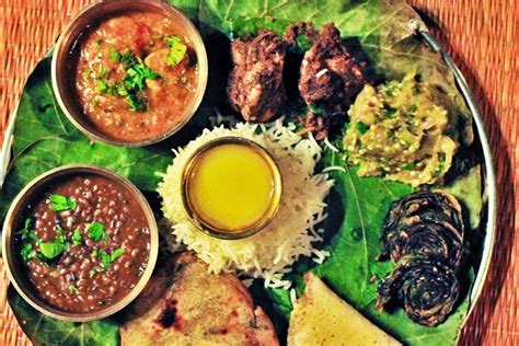 Local Food in Kanha | Tribal Food in Kanha | Gond Thali