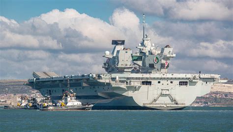 Royal Navy's HMS Queen Elizabeth: 8 great shots of the aircraft carrier ...