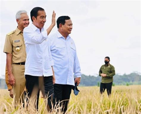 Jokowi, Prabowo, Ganjar Selfie Bareng, Pertanda Duet Prabowo – Ganjar ...