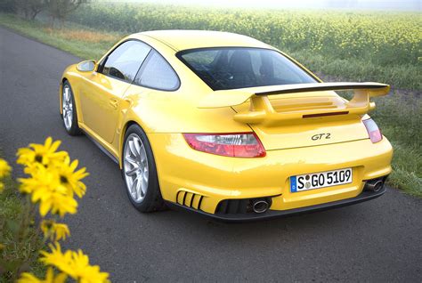 Alice's Yellow Porsche 911 Turbo - The Cullen Cars Photo (7345493) - Fanpop