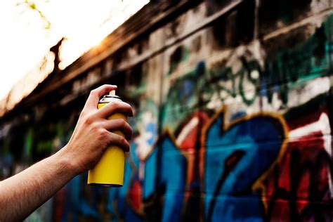 Best Spray Paint for Graffiti - A Quick Graffiti Paint Guide