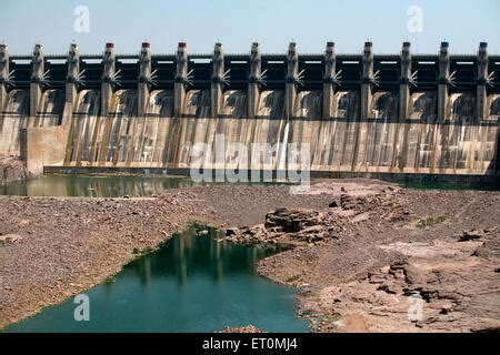 Indira Sagar Dam standing tall on river Narmada under multi purpose ...