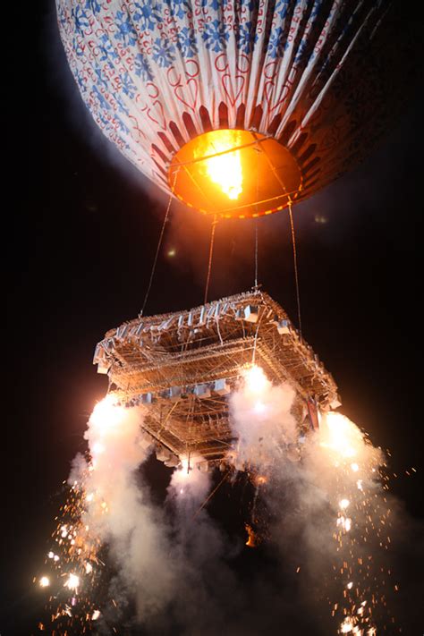 Roving Light TravelPhotoBlog: Taunggyi Fire Balloon Festival