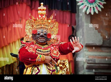 Traditional Balinese costume and mask Tari Wayang Topeng - characters ...