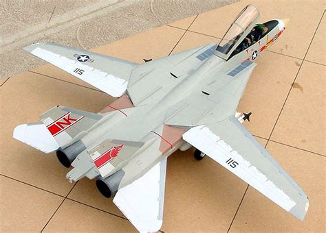 F-14 Tomcat by Jeffrey Brundt (Revell 1/32)