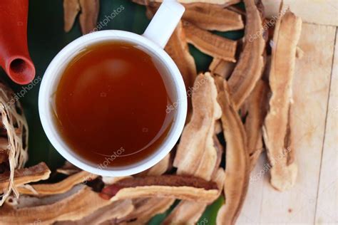 Lingzhi mushroom tea - Ganoderma lucidum for health — Stock Photo ...