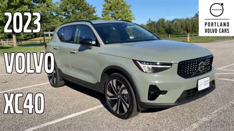 2023 Volvo XC40 B5 Plus Dark in Sage Green Metallic / Walkaround with ...