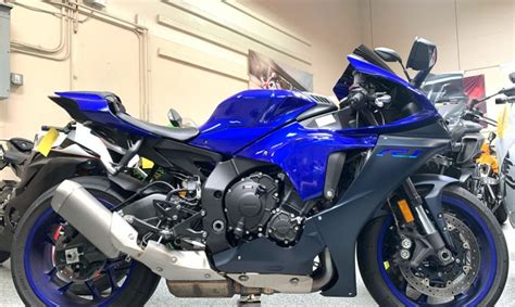 2023 Yamaha R1 - 3000 Miles | AK Motors