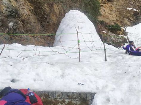 Himachal Pradesh’s ‘Amarnath’: Ice lingam gets tourists | Shimla News ...