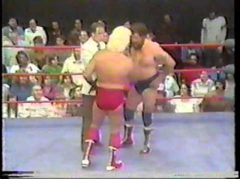 RIC FLAIR ATTACKS HARLEY RACE-1983 - YouTube