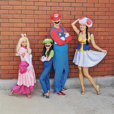 Super Mario Characters | The Best Halloween Costumes For Families of ...