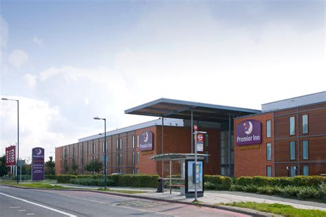 Premier Inn London Heathrow Airport T2 & T3 (Bath Road) Hotel - Hotels ...